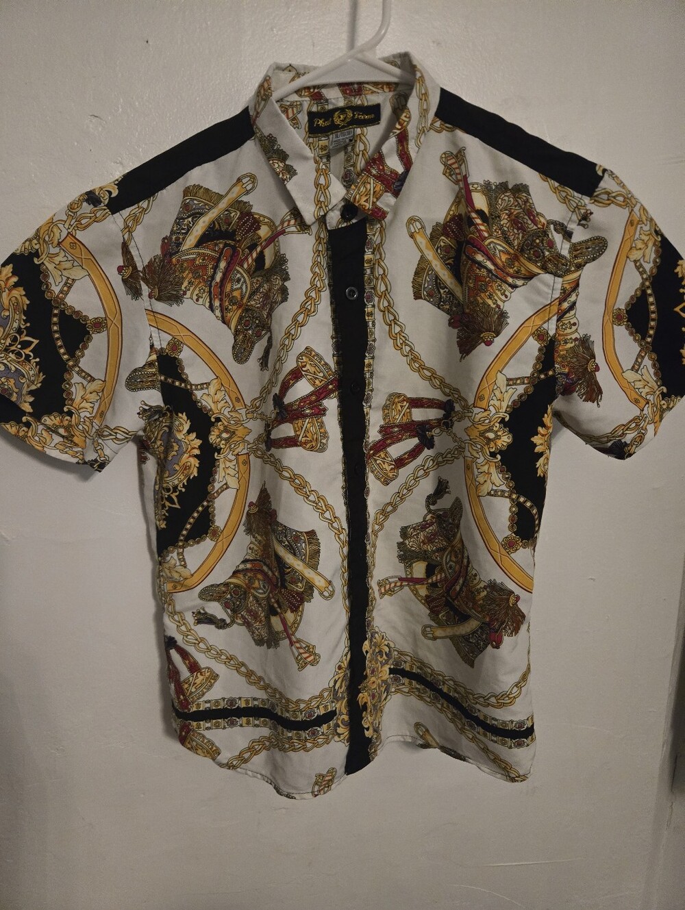 short-sleeve baroque chain and horse print button-down shirt